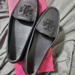New Tory Burch Black Leather Moccasin Loafer